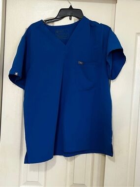 Figs Women’s V-Neck Top - Royal Blue set